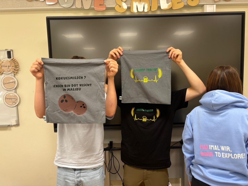 Die Schüler präsentieren die von der MaxGeno erstellten